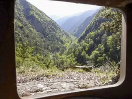 Ligne Maginot - VALABRES PRINCIPAL (OU NORD) (VP) - (Ouvrage d'infanterie) - Bloc 2
Créneau de droite, vue sur le vallon de Mollières
