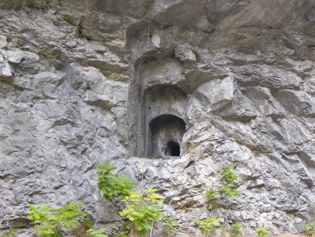 Ligne Maginot - CHIUSE DE BAUMA NEGRA - (Casemate d'infanterie - Simple) - Le créneau flanque l'ancienne voie ferrée