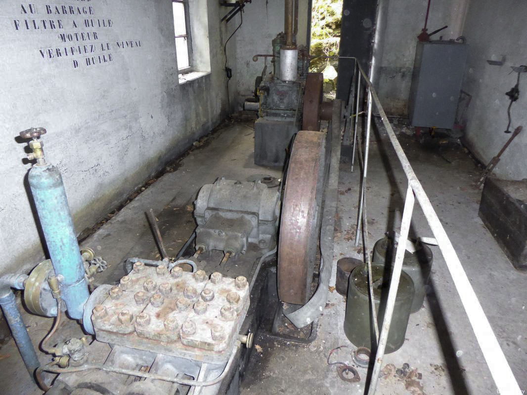 Ligne Maginot - FLAUT (STATION DE POMPAGE) - (Divers) - Moteur et pompe