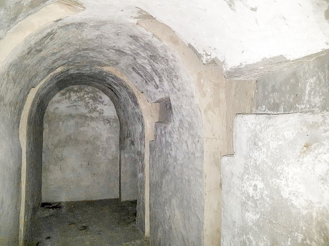 Ligne Maginot - UTELLE TUNNEL AMONT - (DMP - Dispositif de Mine Permanent) - Fourneau et glissières de bouchage
