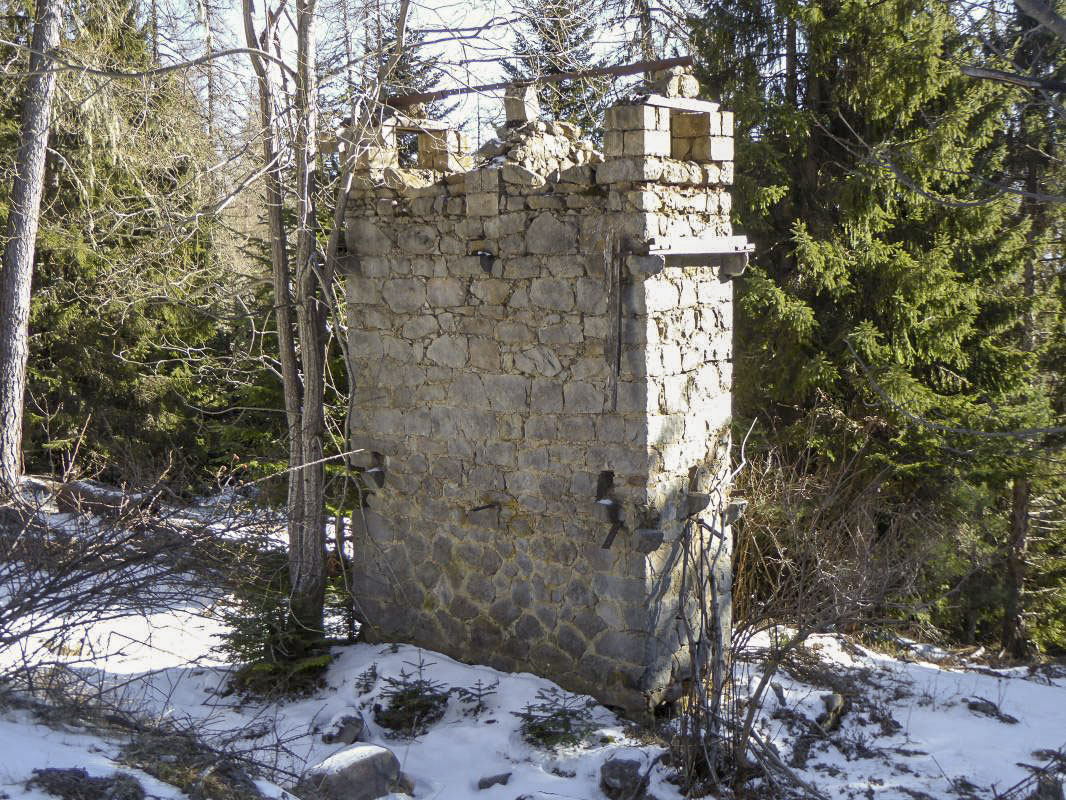 Ligne Maginot - GRANGES DE LA BRASQUE - CAMP DU TOURNAIRET - (Casernement) - La cheminée des cuisines