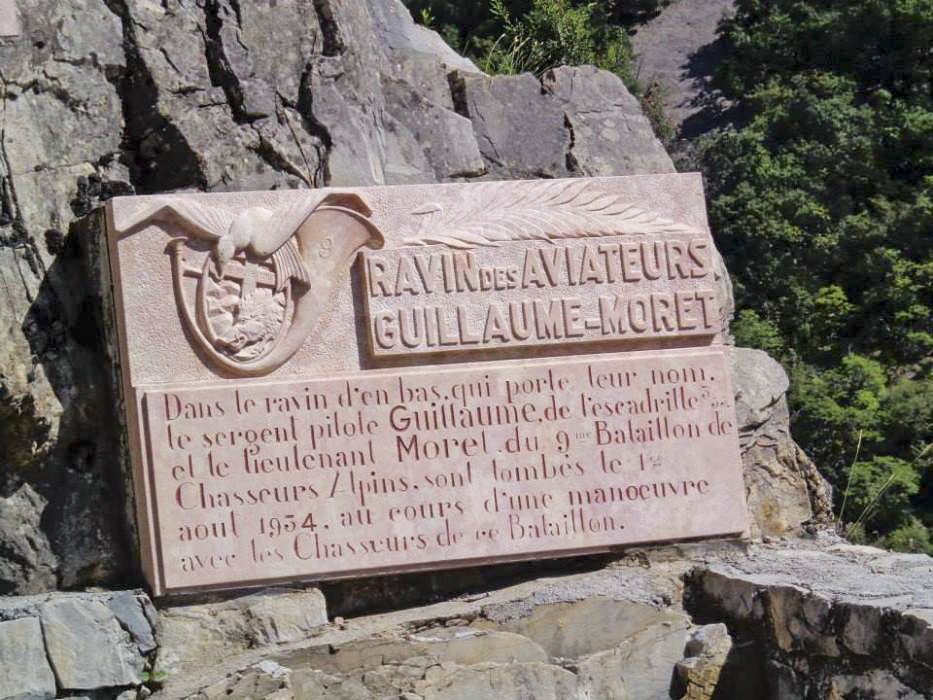 Ligne Maginot - GRANGES DE LA BRASQUE - CAMP DU TOURNAIRET - (Casernement) - Pierre sculptée