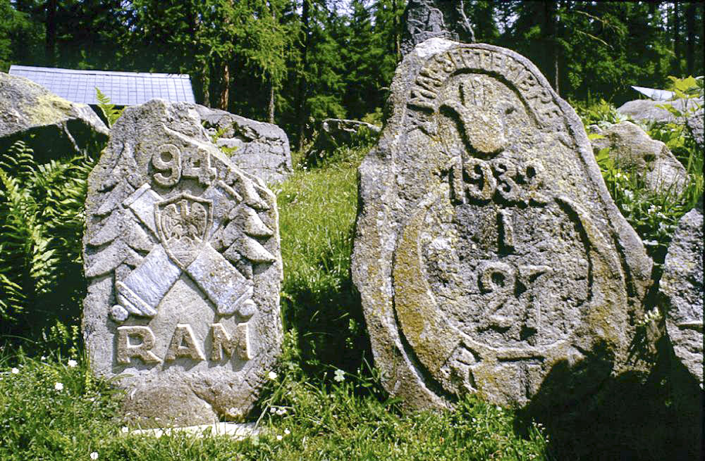 Ligne Maginot - GRANGES DE LA BRASQUE - CAMP DU TOURNAIRET - (Casernement) - Stéle sculptée