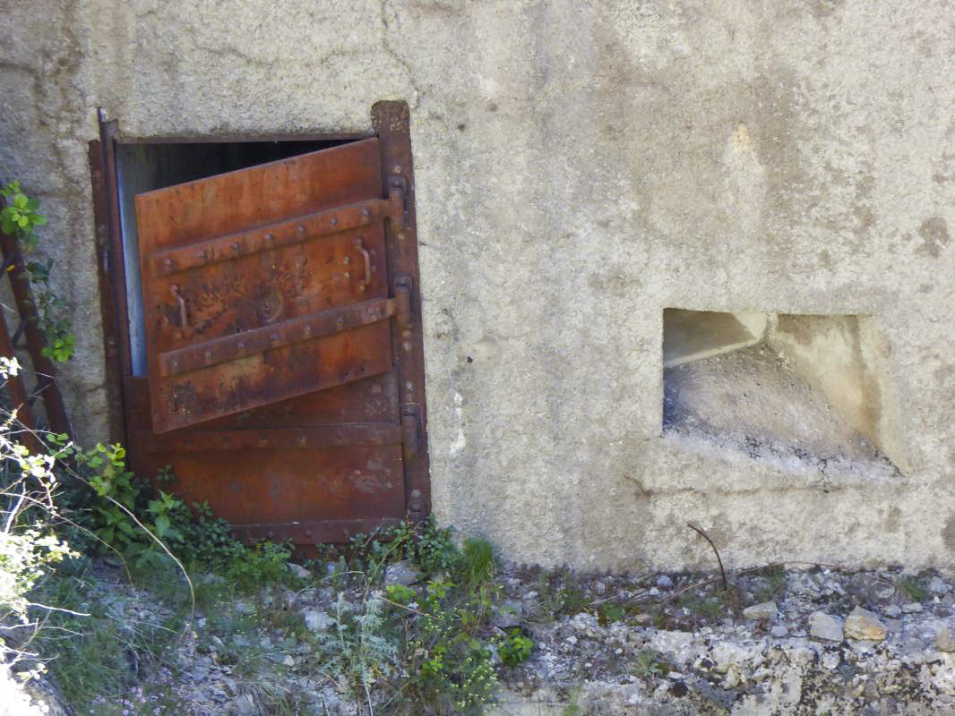 Ligne Maginot - VALABRES PRINCIPAL (OU NORD) (VP) - (Ouvrage d'infanterie) - Bloc 1
Entrée basse