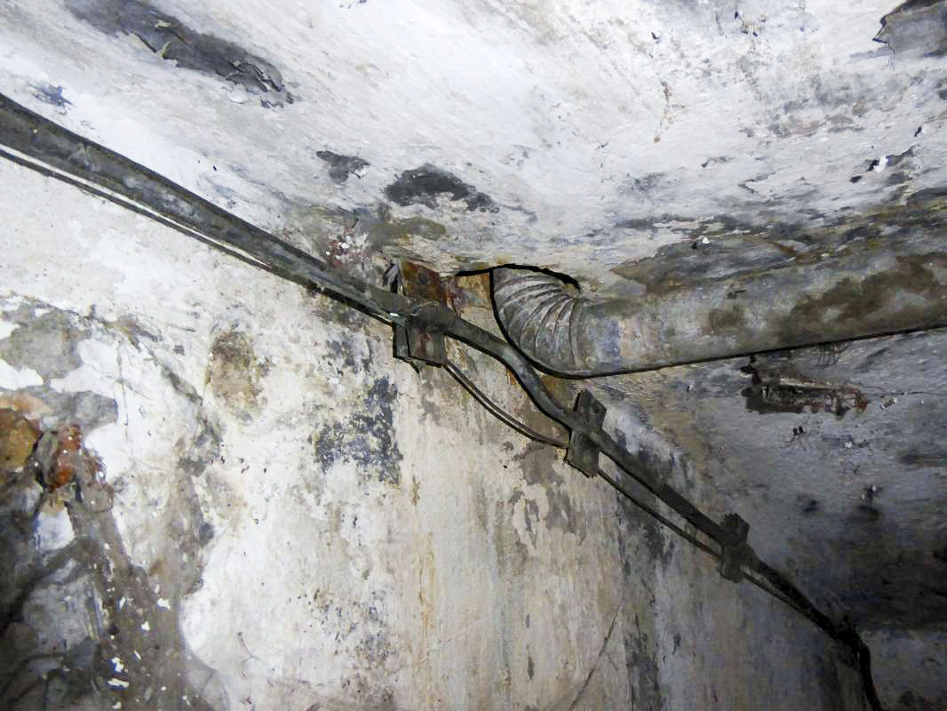 Ligne Maginot - VALABRES PRINCIPAL (OU NORD) (VP) - (Ouvrage d'infanterie) - Bloc 1
Entrée haute, fumivore et paratonnerre