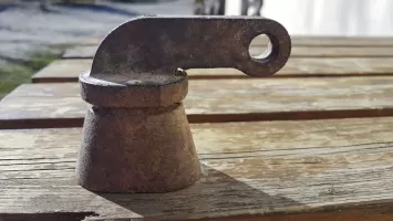 Ligne Maginot - VALDEBLORE (TD N°623) - (Cuve pour arme d'infanterie) - Pièce occultant l'orifice à droite de l'arme.