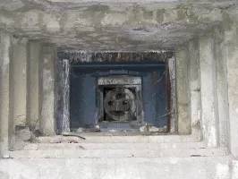 Ligne Maginot - VALDEBLORE - REYNARDIERE (VE) - (Ouvrage d'infanterie) - Le jumelage de mitrailleuses Reibel en place dans le créneau du bloc 3
