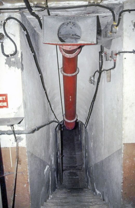 Ligne Maginot - VALDEBLORE - REYNARDIERE (VE) - (Ouvrage d'infanterie) - Escaliers vers bloc 2
