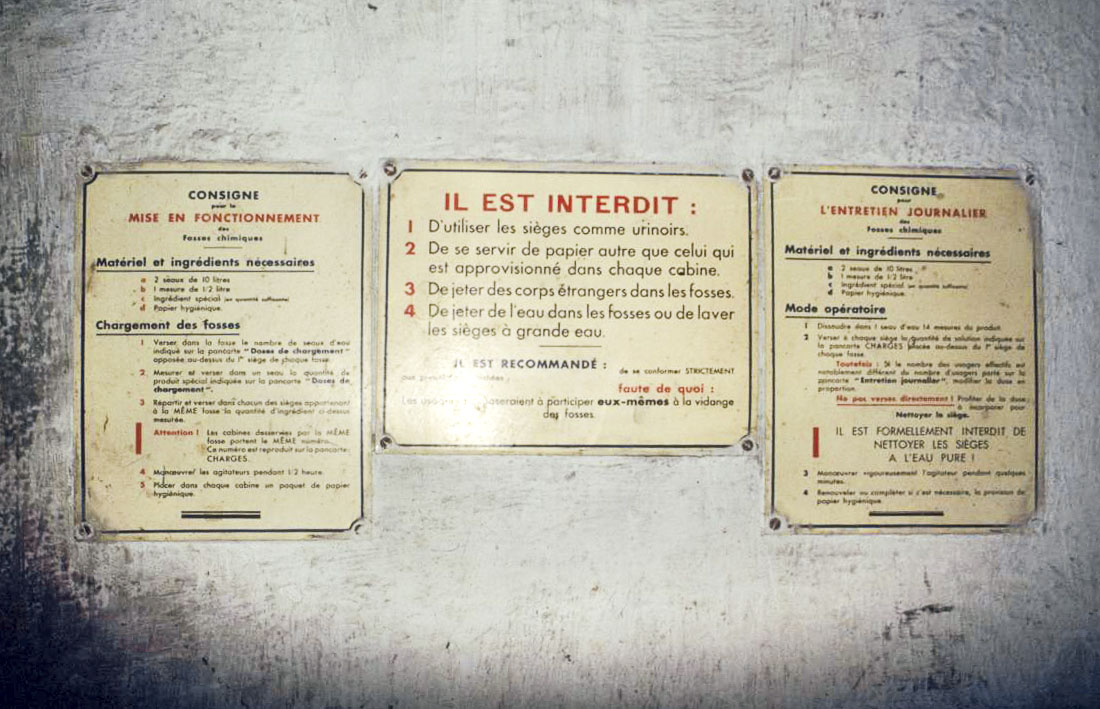 Ligne Maginot - VALDEBLORE - REYNARDIERE (VE) - (Ouvrage d'infanterie) - Plaques d'instruction d'usage des WC