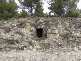 Ligne Maginot - MONT DE L'UBAC - (Position d'artillerie préparée) - Acces au poste des officiers et salle de pansement