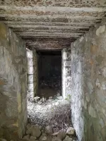 Ligne Maginot - MONT DE L'UBAC - (Position d'artillerie préparée) - Acces au poste des officiers et salle de pansement