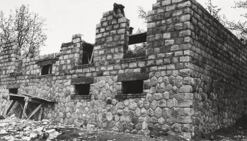 Ligne Maginot - PEIRA CAVA - CASERNE CRENANT (SOUS-SECTEUR AUTHION - 46° DBCA) - (Camp de sureté) - Photos de la construction de la caserne par la Sté Roussel Frères (mai 1935)