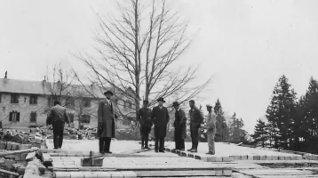 Ligne Maginot - PEIRA CAVA - CASERNE CRENANT (SOUS-SECTEUR AUTHION - 46° DBCA) - (Camp de sureté) - Photos de la construction de la caserne par la Sté Roussel Frères (mai 1935)