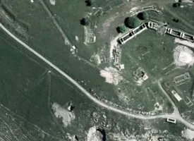 Ligne Maginot - PLAN CAVAL - (Chambre de coupure) - Vue aérienne mettant en évidence les traces des câbles