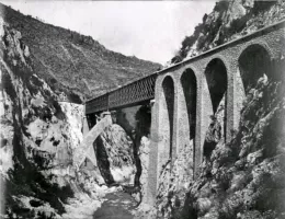 Ligne Maginot - 26 - VIADUC DE LA BEVERA - (DMP - Dispositif de Mine Permanent) - Viaduc de la Bevera - Pont de Caï
Le pont et le viaduc originaux