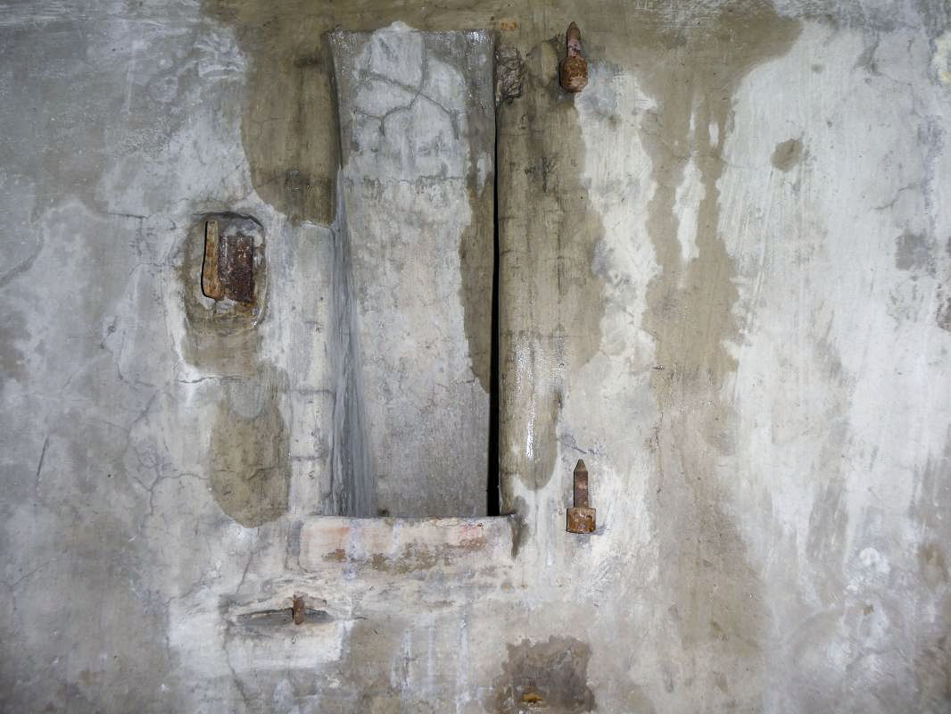 Ligne Maginot - BERGHE NORD (TUNNEL DE) - (Blockhaus pour arme infanterie) - Chambrée
Créneau de pied