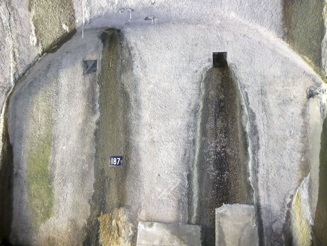 Ligne Maginot - BERGHE NORD (TUNNEL DE) - (Blockhaus pour arme infanterie) - Créneaux de pied de la chambrée