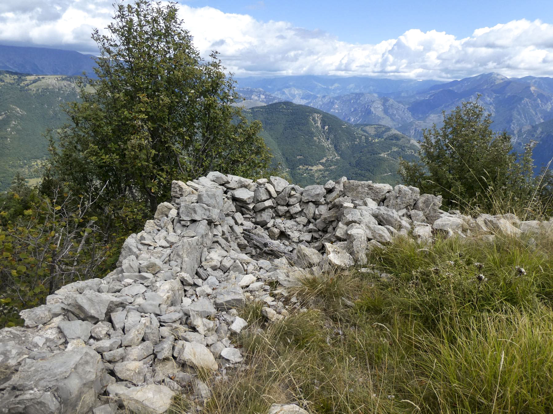 Ligne Maginot - L'ARBOIN SUD - (Observatoire d'artillerie) - L'observatoire avec vue panoramique de L'Authion à Breil