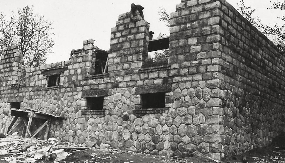 Ligne Maginot - PEIRA CAVA - CASERNE CRENANT (SOUS-SECTEUR AUTHION - 46° DBCA) - (Camp de sureté) - Photos de la construction de la caserne par la Sté Roussel Frères (mai 1935)