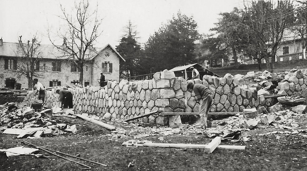 Ligne Maginot - PEIRA CAVA - CASERNE CRENANT (SOUS-SECTEUR AUTHION - 46° DBCA) - (Camp de sureté) - Photos de la construction de la caserne par la Sté Roussel Frères (mai 1935)