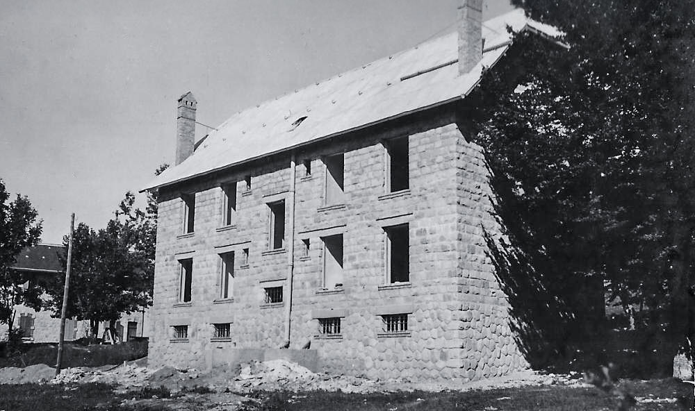 Ligne Maginot - PEIRA CAVA - CASERNE CRENANT (SOUS-SECTEUR AUTHION - 46° DBCA) - (Camp de sureté) - Photos de la construction de la caserne par la Sté Roussel Frères (mai 1935)