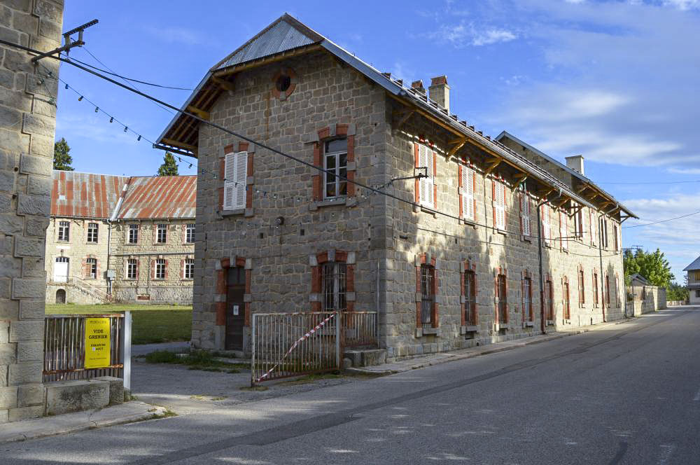 Ligne Maginot - PEIRA CAVA - CASERNE CRENANT (SOUS-SECTEUR AUTHION - 46° DBCA) - (Camp de sureté) - 