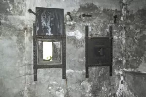Ligne Maginot - BRAUS SUD (TUNNEL DE ) - (Blockhaus pour arme infanterie) - Blockhaus Est
Détail d'un volet d'embrasure