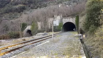 Ligne Maginot - CARANCA NORD (TUNNEL DE) - (Blockhaus pour arme infanterie) - Le tunnel de Gigne est à gauche, le tunnel de Caranca est à droite