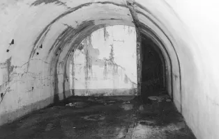Ligne Maginot - CARANCA NORD (TUNNEL DE) - (Blockhaus pour arme infanterie) - Etage supérieur
La plus grande pièce du casernement intérieur du tunnel