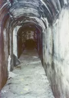 Ligne Maginot - CARANCA NORD (TUNNEL DE) - (Blockhaus pour arme infanterie) - Les locaux intérieurs du tunnel
La galerie qui aboutissait au blockhaus du fronton du tunnel depuis le casernement intérieur
Sur la gauche, le couloir menait au blockhaus observatoire situé entre les deux têtes des tunnels (Gigne et Carença)