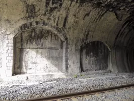 Ligne Maginot - CARANCA SUD (TUNNEL DE) - (Blockhaus pour arme infanterie) - Alcove pour la grille et la porte