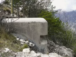 Ligne Maginot - CROIX DE COUGOULE (CC) - (Ouvrage d'infanterie) - L'observatoire rajouté après guerre
Utilisé comme salle technique pour un émetteur radio