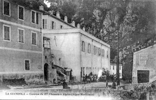 Ligne Maginot - GIANDOLA - (Casernement) - Carte postale
