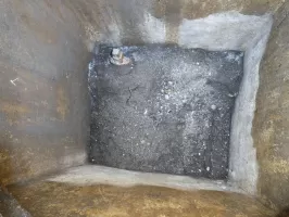 Ligne Maginot - SOURCE DE LA MULE - (Divers) - Regard 3
Sur la piste. 
Vanne et vidange