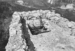 Ligne Maginot - COTE 902 SUD - (Observatoire d'infanterie) - Noter en contrebas le viaduc de Caramel, qui supportait la ligne de tram entre Menton et Sospel