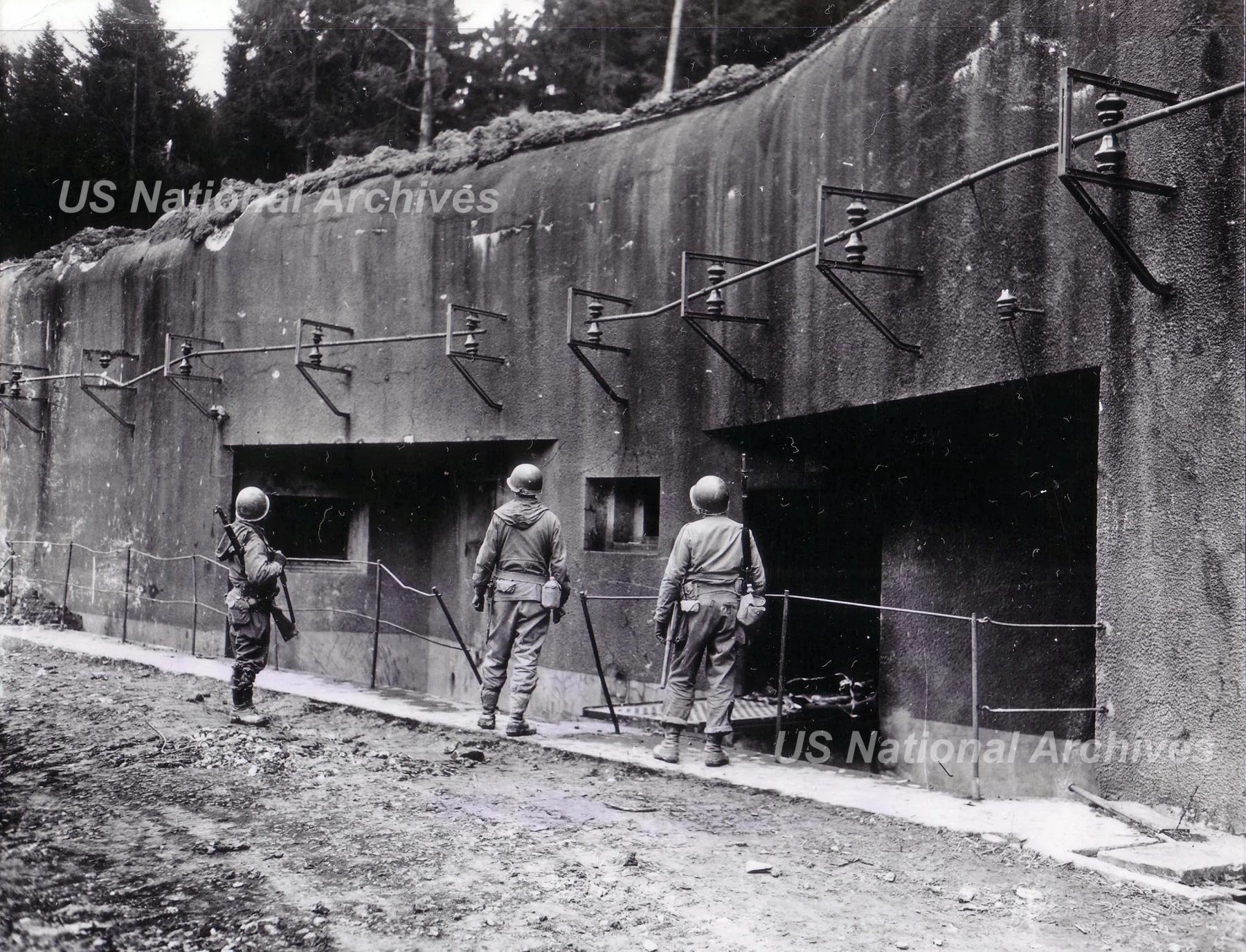 Ligne Maginot - SIMSERHOF - (Ouvrage d'artillerie) - Entrée des Hommes
Avec  la présence des troupes américaines le 20 décembre 1944