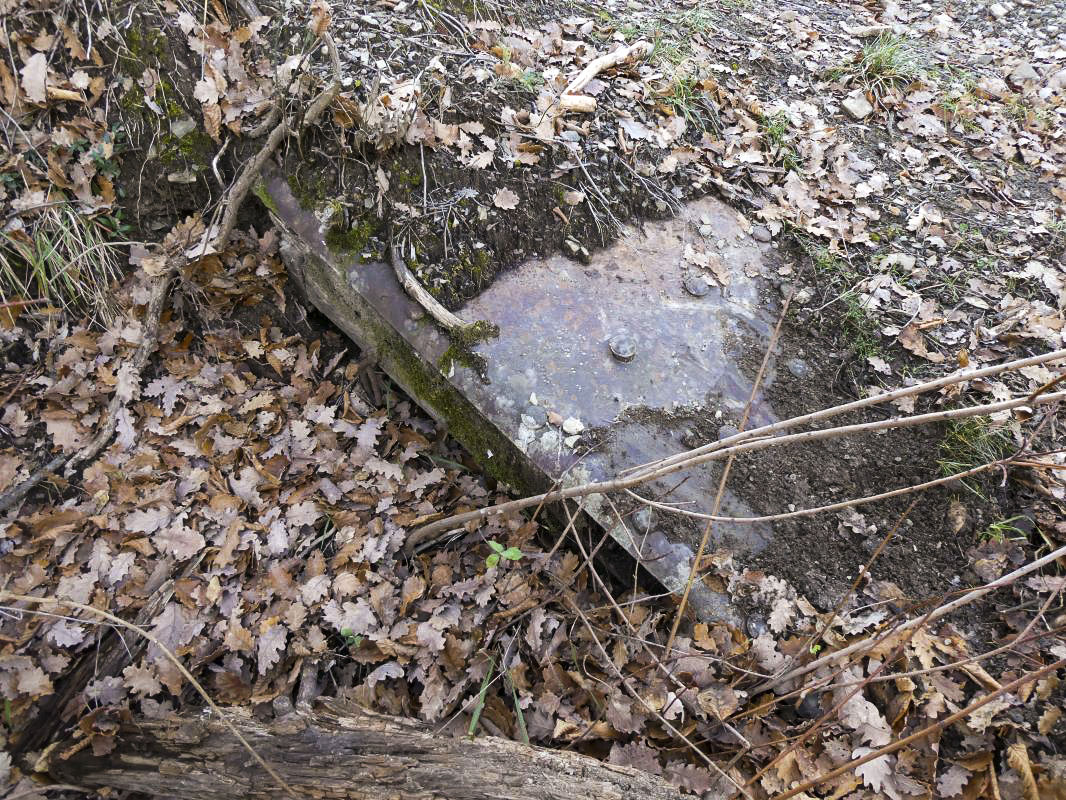 Ligne Maginot - AGAISEN  CHAMP DE TIR  (DISPOSITIF CIBLE) - (Divers) - Sorte de traîneau sur le site du champ de tir