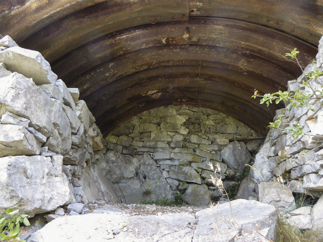 Ligne Maginot - BARBONNET NORD 2 - (Blockhaus pour arme infanterie) - Petit abri à proximité