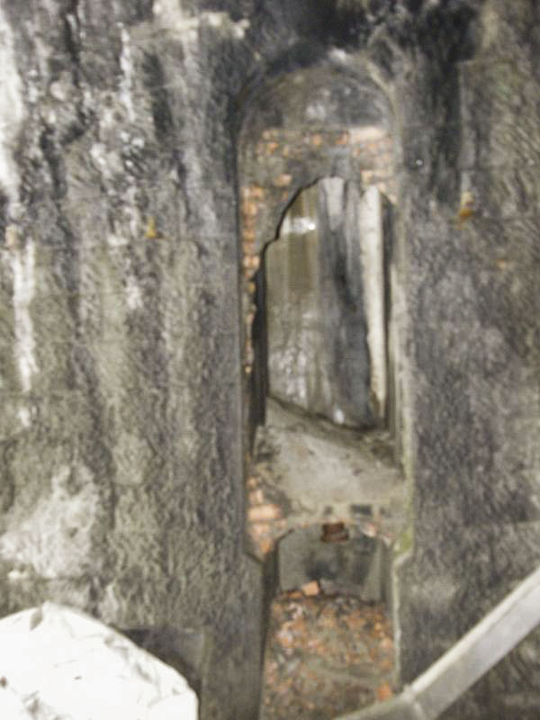 Ligne Maginot - BRAUS NORD (TUNNEL DE ) - (Blockhaus pour arme infanterie) - Entrée du blockhaus de gauche en rentrant. A sa droite, les latrines (partie supérieure) et la 'réception' (partie basse).