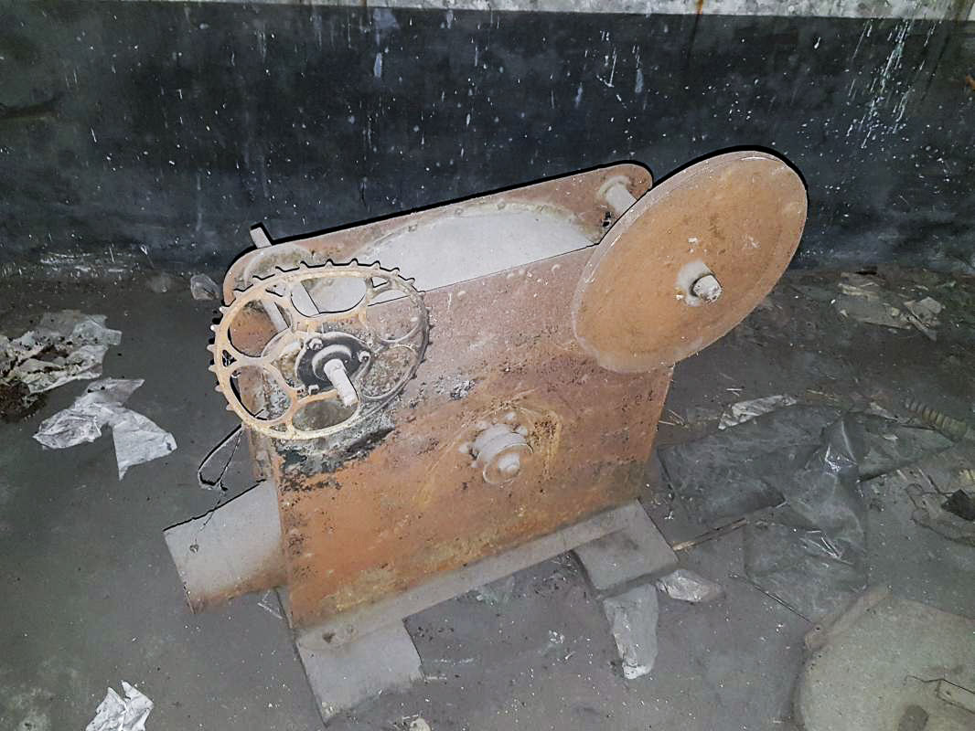 Ligne Maginot - BRAUS SUD (TUNNEL DE ) - (Blockhaus pour arme infanterie) - Blockhaus Ouest
Ventilateur à pédalier