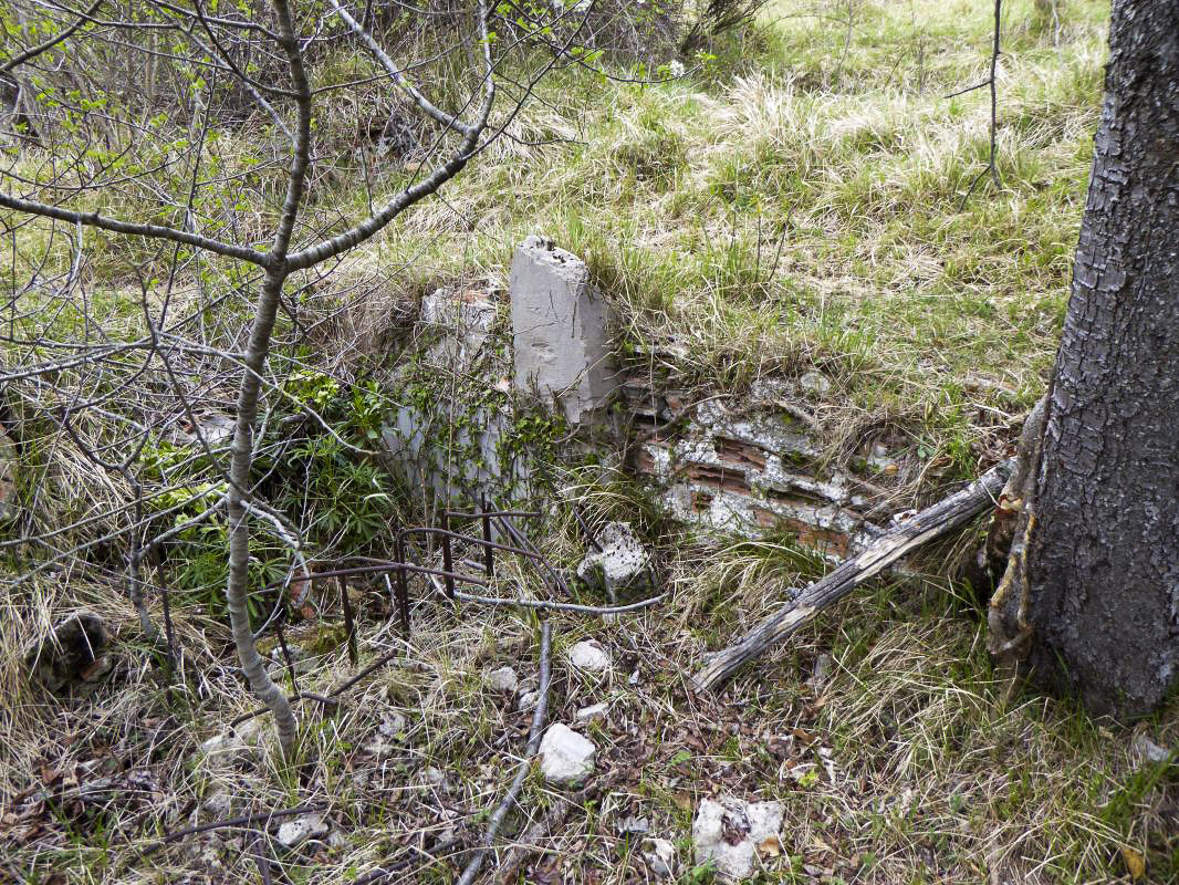 Ligne Maginot - COL DE BROUIS - (Casernement) - Restes de baraquements à proximité