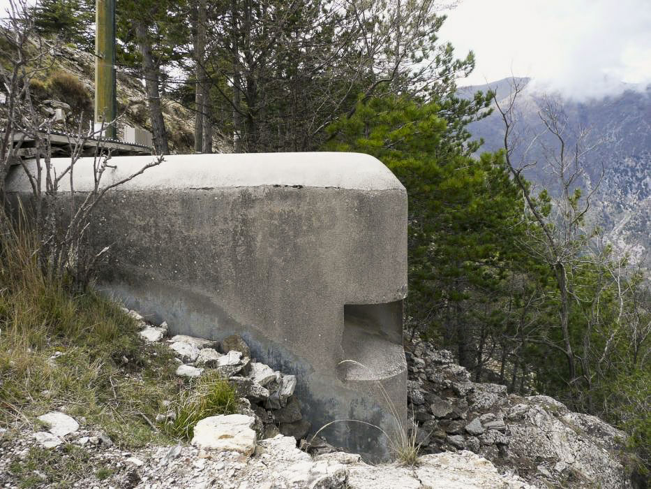 Ligne Maginot - CROIX DE COUGOULE (CC) - (Ouvrage d'infanterie) - L'observatoire rajouté après guerre
Utilisé comme salle technique pour un émetteur radio
