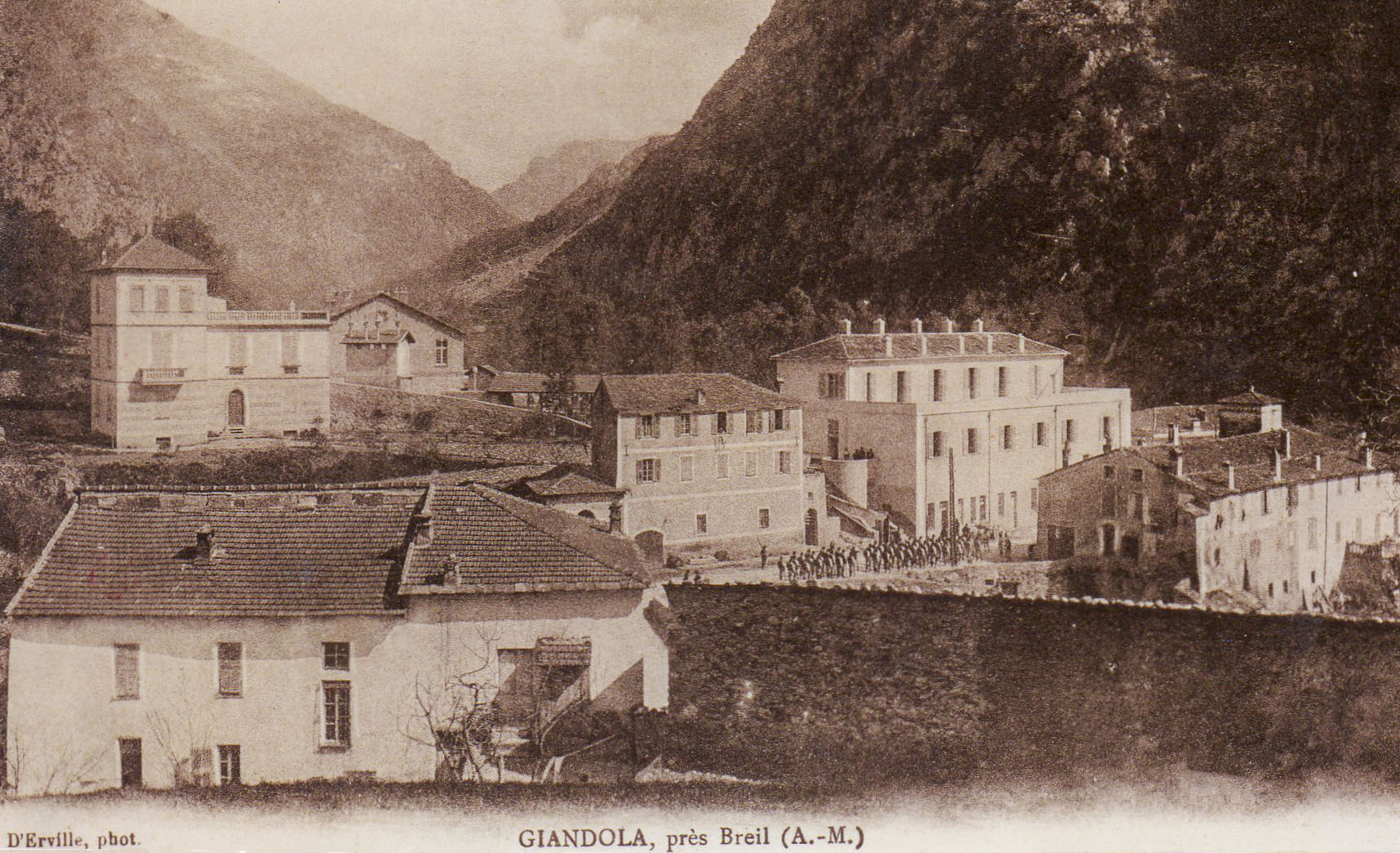 Ligne Maginot - GIANDOLA - (Casernement) - Carte postale