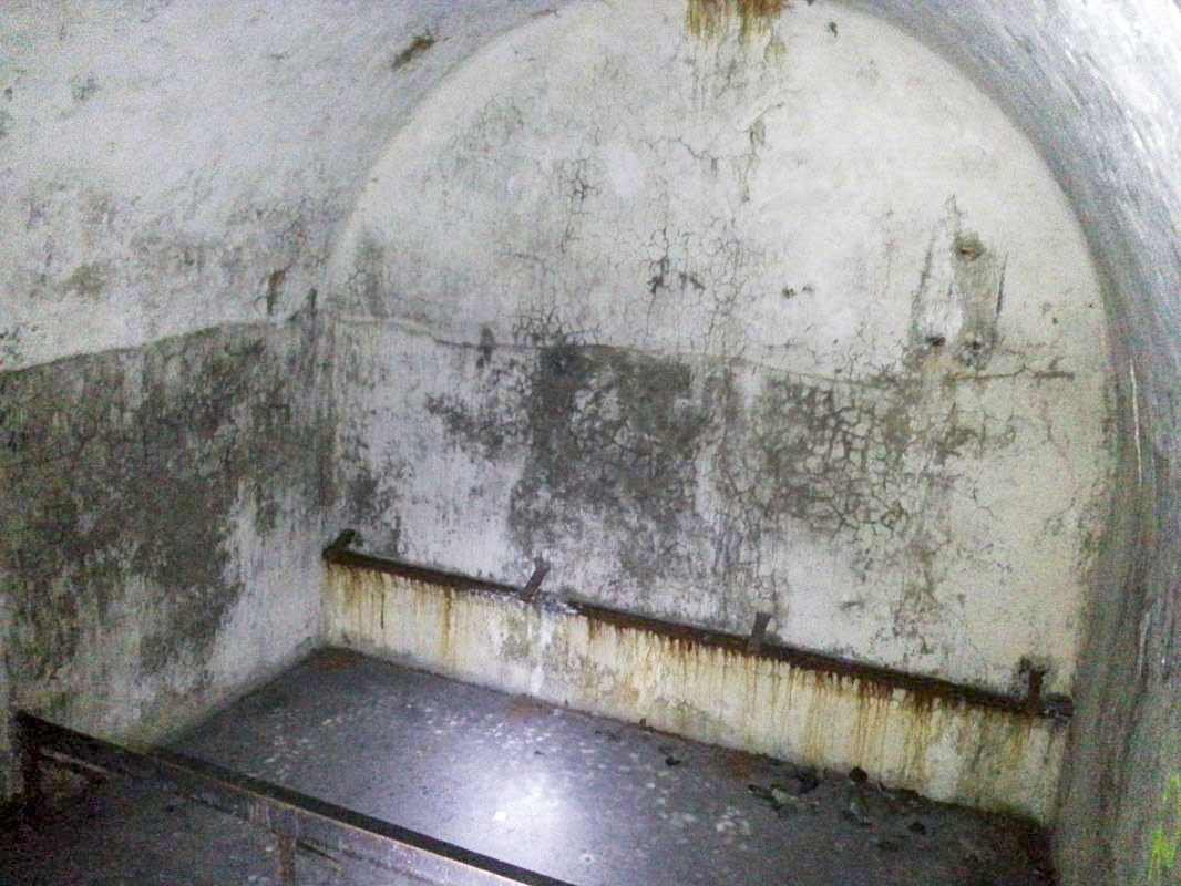Ligne Maginot - GRAZIAN SUD  (TUNNEL DE ) - (Blockhaus pour arme infanterie) - Casemate Est