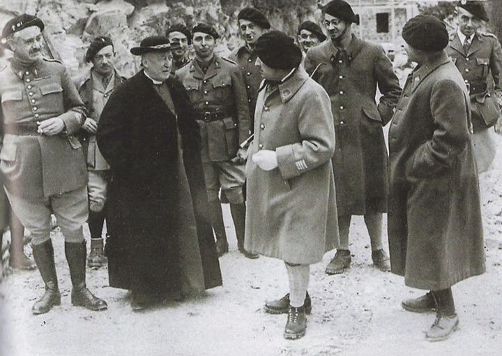 Ligne Maginot - MONTE GROSSO (MG) - E02 - (Ouvrage d'artillerie) - Office religieux célébré par Mgr Rémond en 1939