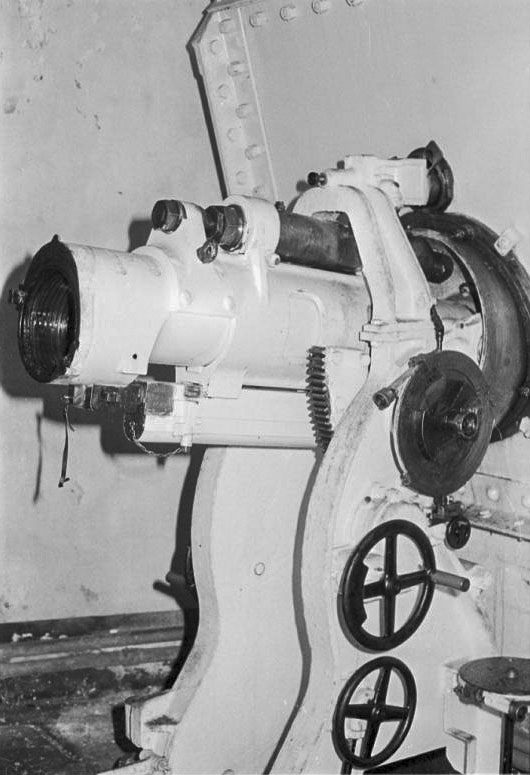 Ligne Maginot - MONTE GROSSO (MG) - E02 - (Ouvrage d'artillerie) - Bloc 3
Canon obusier de 75 Mle29