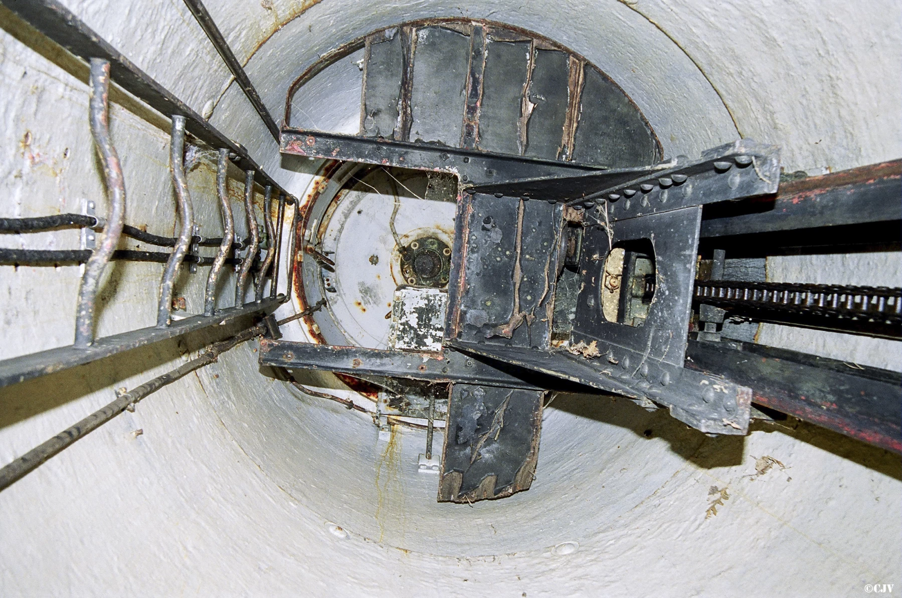 Ligne Maginot - MONTE GROSSO (MG) - E02 - (Ouvrage d'artillerie) - Bloc 8
Cloche VDP