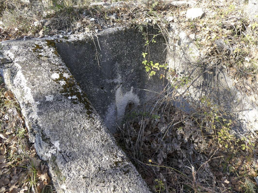 Ligne Maginot - SOURCE DE LA MULE - (Divers) - Regard 3
Sur la piste. 
Sortie vidange