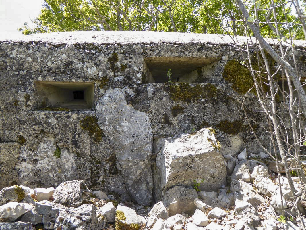 Ligne Maginot - BAISSE DU LOUP - (Blockhaus pour arme infanterie) - Créneaux nord