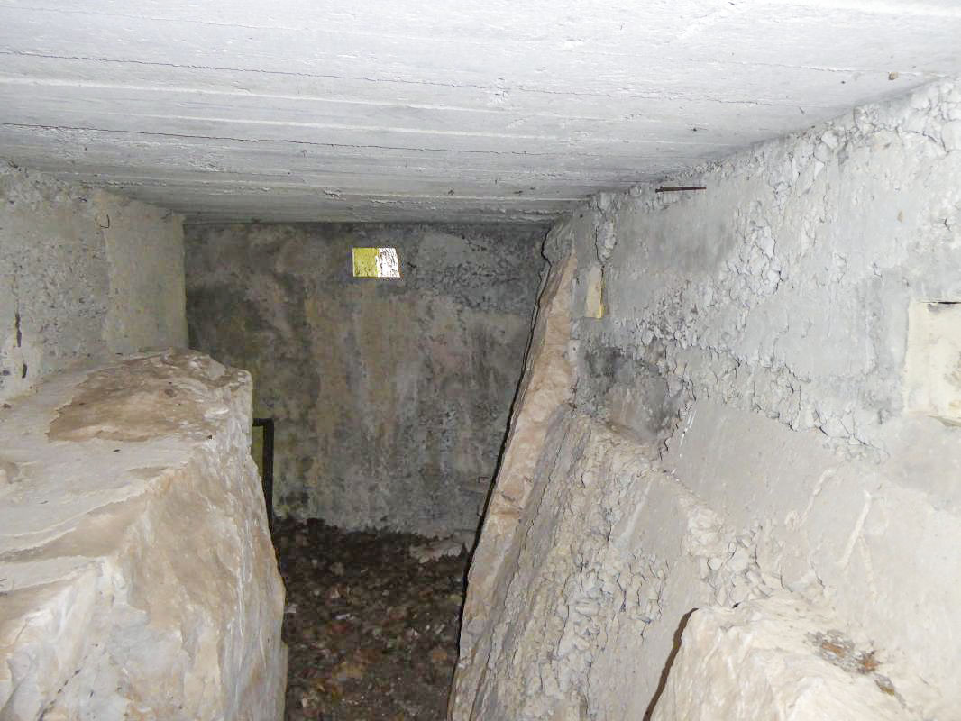 Ligne Maginot - BAISSE DU LOUP - (Blockhaus pour arme infanterie) - Créneau ouest